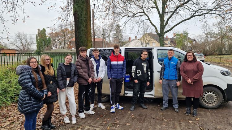 Adománygyűjtés a rászorulók számára