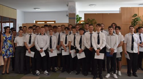 A 12.B osztály tanulói előrehozott érettségi vizsgát tettek